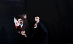 مقال.. الغارديان: الاستراتيجية الأمريكية فشلت في إيران، والخطة البديلة مشكوك بنجاحها